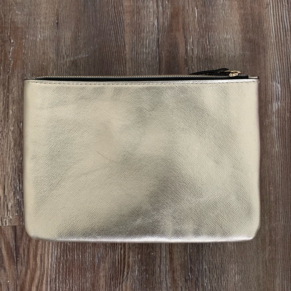 🔥 Victoria’s Secret Wristlet & Pouch Set - Picture 4 of 8